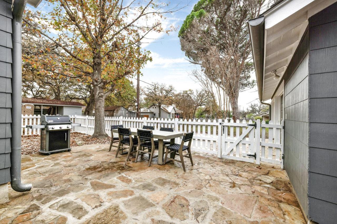 Harley House With Hot Tub & Grill - Historic District Villa Fredericksburg Eksteriør billede